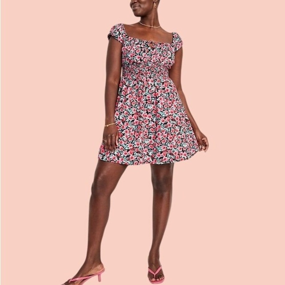 Old Navy XL Pink Floral Fit & Flare Mini Dress Smock Waist Sweetheart Cute Femme
